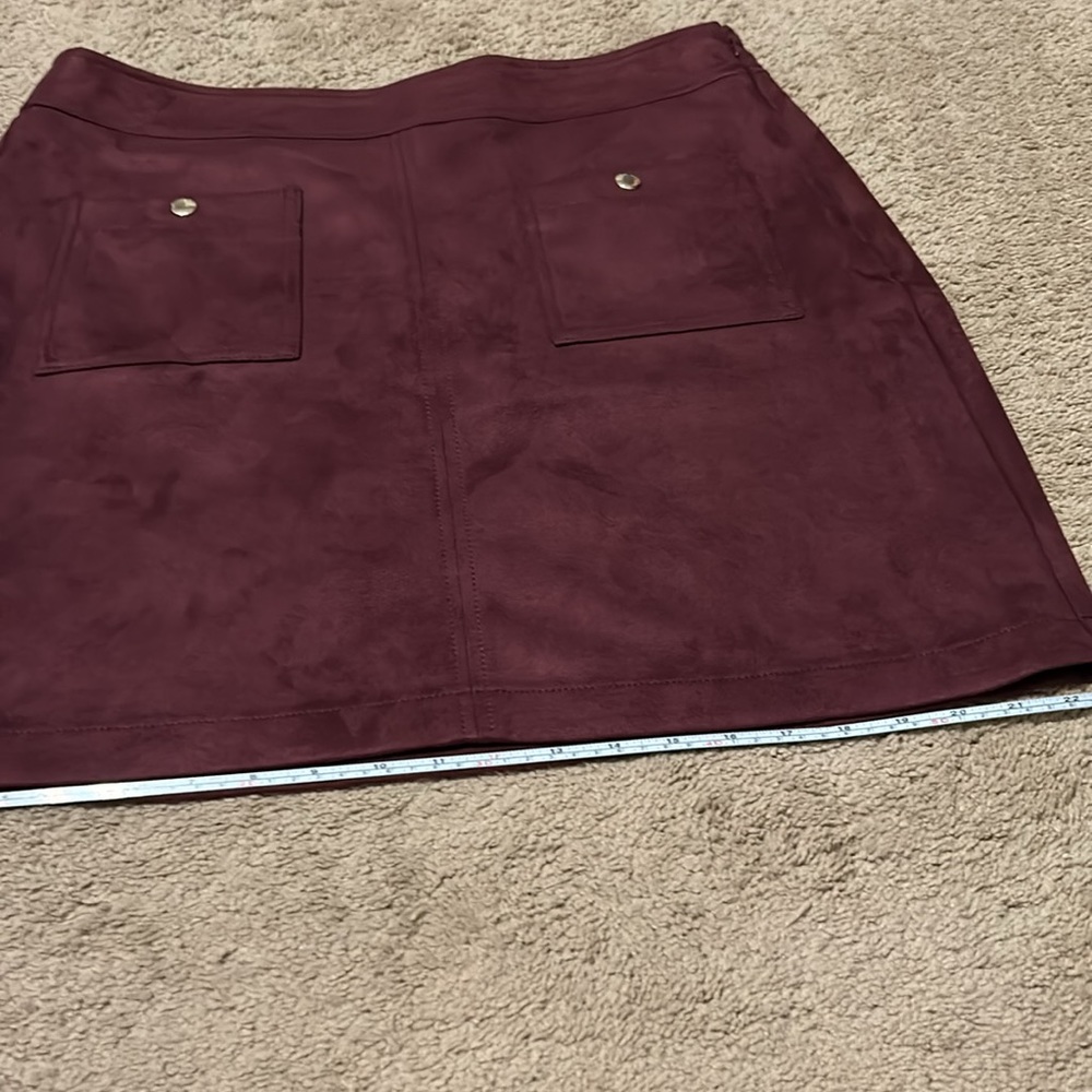 NWT Loft Faux Suede Burgundy Skirt- Size 12 - Picture 10 of 15